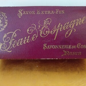 Antigua caja de polvos Peau d'Espagne de Cosmydor, París