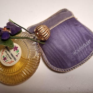 Houbigant, Quelques violettes, miniature &quot;watch&quot; bottle in its satin case, 1920s, Paris
