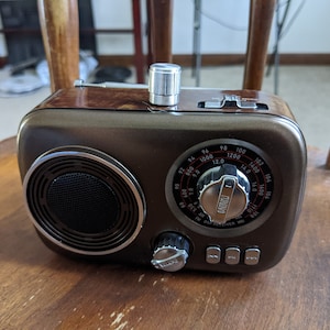 Spirit box, sweeps AM/FM/SW adjustable speed, rechargable radio battery, small and easy to use for ghost hunting!