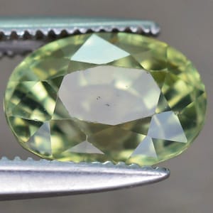 Turmalina verde claro natural oval facetada, SI, 2,25 cts, 8,34 x 5,95 x 6,01 mm T01