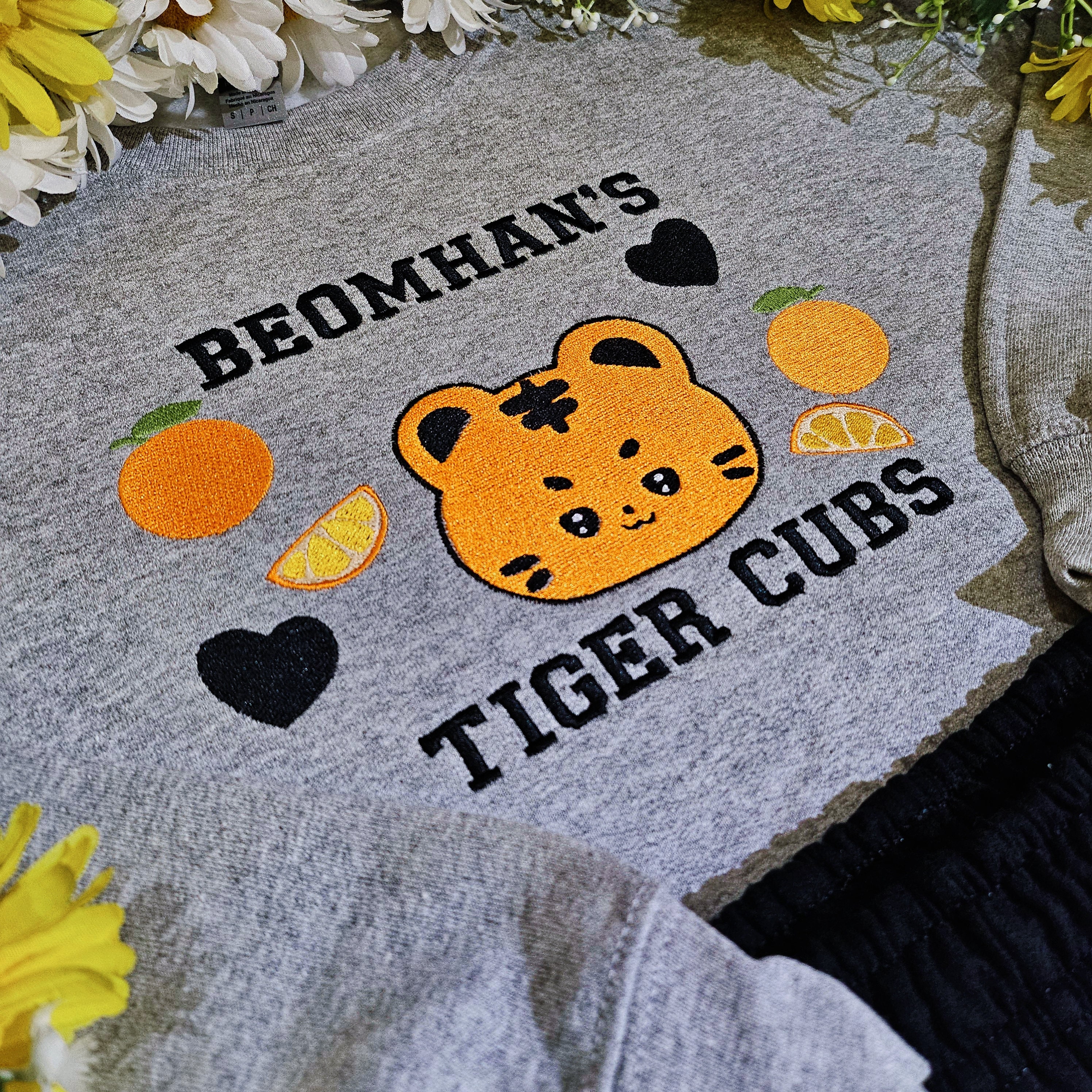 Beomhan's tiger cubs crewneck