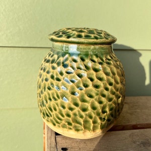 Jar or urn for ashes