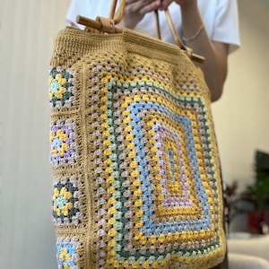Crochet Tote Bag, Crochet Handbag Wooden Handle Bag, Lined Crochet Bag with Handles, Handmade Bamboo Handle Bag, Bamboo Handle Tote Gift Bag