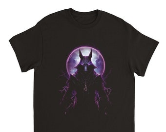 Lila Anubis, Schwarzes Unisex T-Shirt mit Grafik Print, Bedrucktes T-Shirt, Ägyptischer Gott, Mythologie, Anubis T-Shirt, Geschenk für Ihn