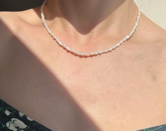 Collar vintage de perlas de arroz naturales, gargantilla hecha a mano – Perlas irregulares y delicadas, aprox. 3 mm – Fácil de llevar, minimalista