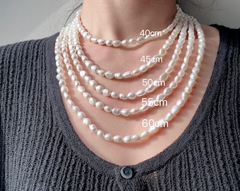 Halsband - choker med oregelbundna vita barocka naturpärlor - Unisex, handgjort