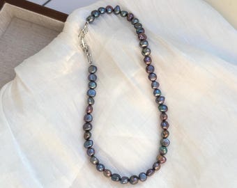 Halsband - choker med oregelbundna barocka svarta pärlor - Unisex, handgjort.