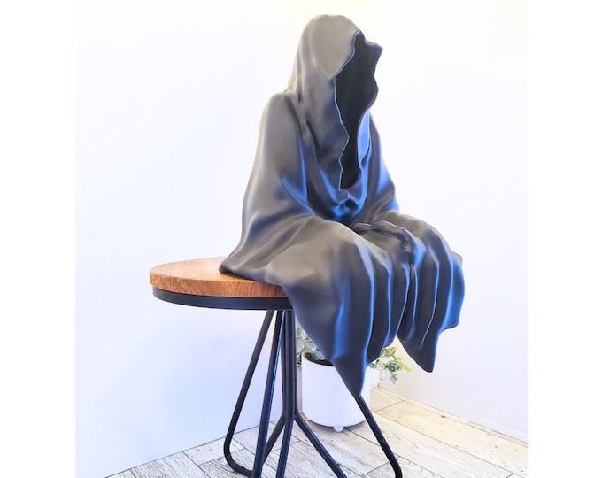 Headless Sitting Ghost Shelf Decor, Ghost Sitting Statue, Headless Ghost Sitting Bookends