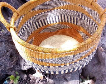 Straw market basket| natural basket with handle| Bolga mini storage basket| farmers market basket| large grocery tote bag| camping basket