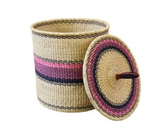 Wicker laundromat basket| bedroom storage organizer| handwoven straw Laundry basket with lid| Bolga storage basket| clothes storage basket