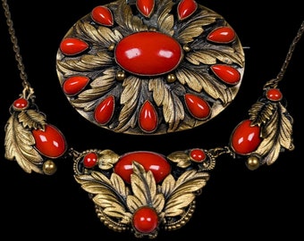 Brooch and Bracelet of the Neiger Brothers in same design and color!