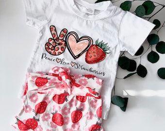 Strawberry Baby Set | Boho Baby Clothes | Summer Clothing, Short & T Shirt Set, Cotton Baby Clothes , Gender Neutral, Baby Clothes, Baby Gif