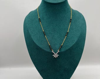 Design unico Mangalsutra placcato oro / Collana leggera da indossare tutti i giorni per le donne