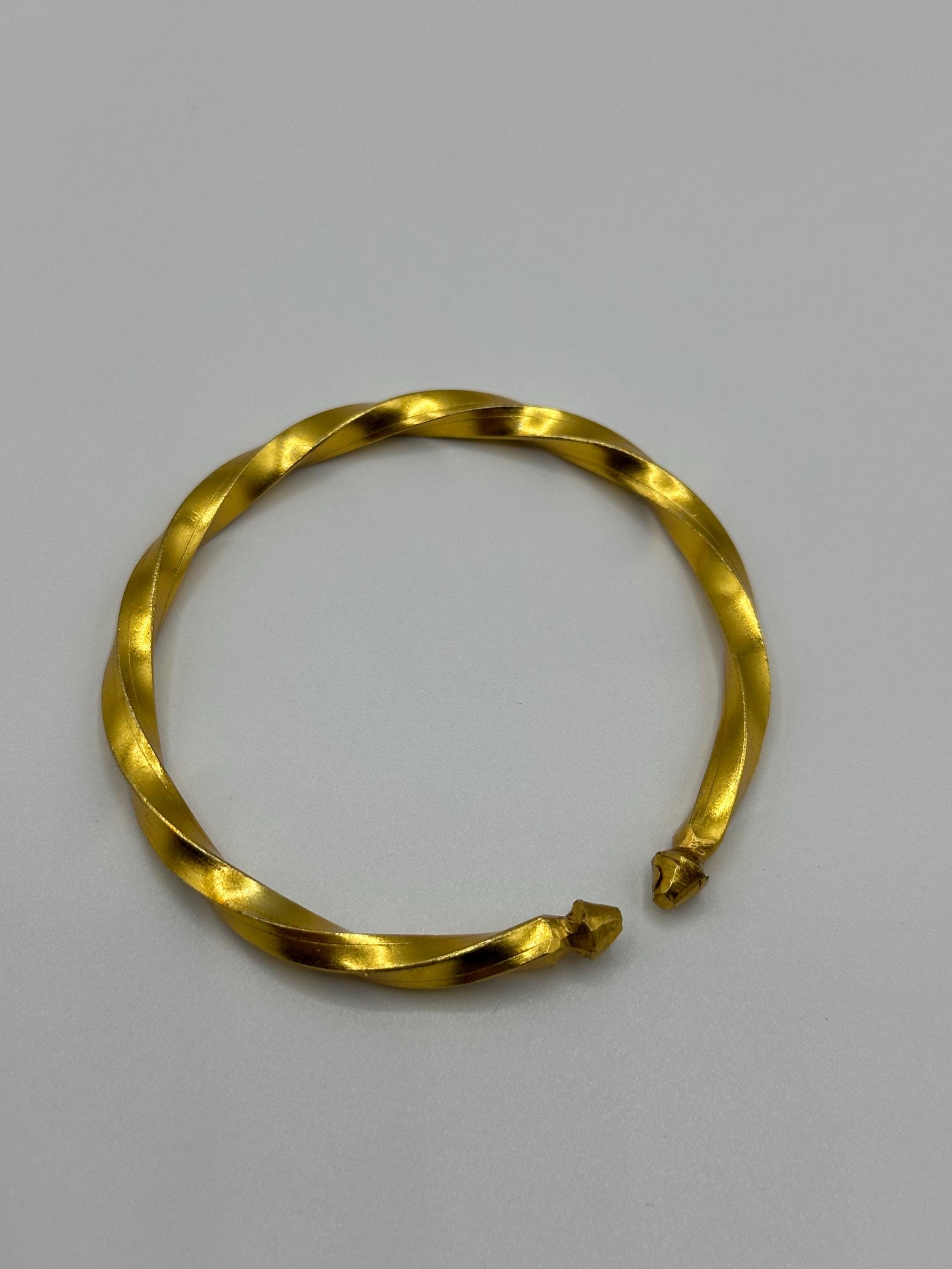 Gold Plated Beruwa Bala – Elegant Traditional Bracelet with Intricate Design