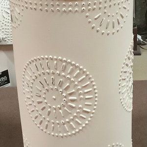 Paper towel holder in Rustic white