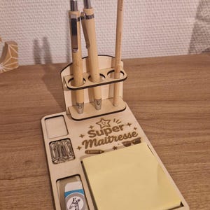 Fichiers SVG/DXF – Organiseur de bureau à découper – Cadeau utile à personnaliser - Maitresse, fêtes des mères/pères, collègue