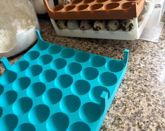 Stackable Quail Egg Tray: Durable Plastic Storage - 18 or 36 Egg Capacity