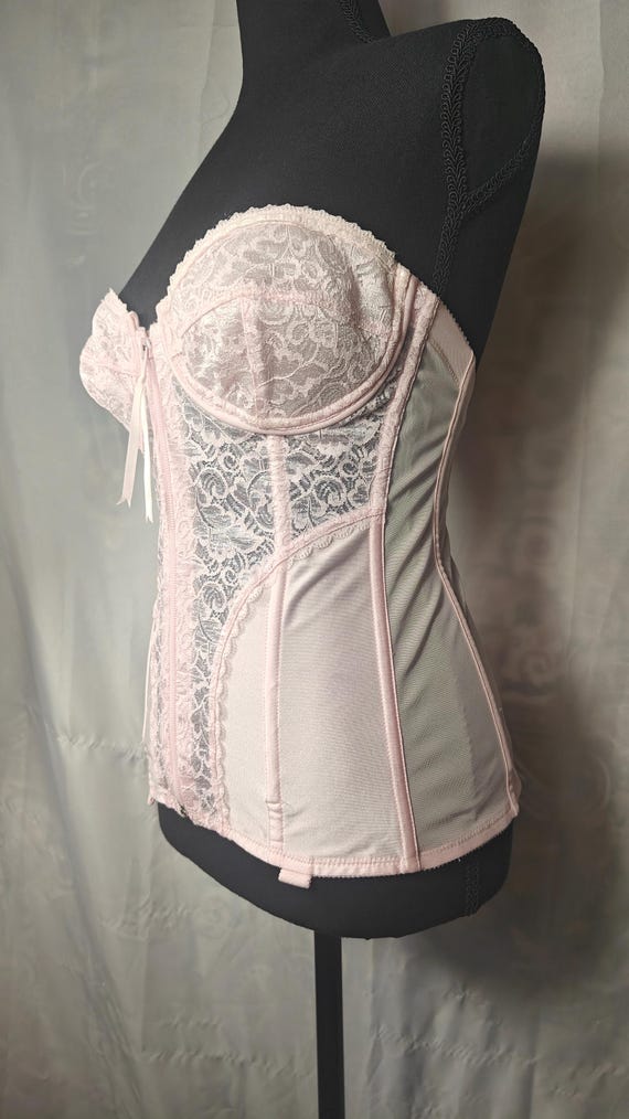 VTG Frederick's of Hollywood Circa Y2K Mid 2000s Lingerie Corset Style Light Pink Size 34C Top
