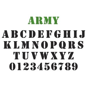 Könnte beinhalten: Ein Schablonen-Schriftsatz mit dem Wort "ARMY" in Grün über einem vollständigen Alphabet und den Zahlen 0-9 in Schwarz. Die Buchstaben und Zahlen sind in einem fetten, blockartigen Stil gehalten, ideal für Schilder.