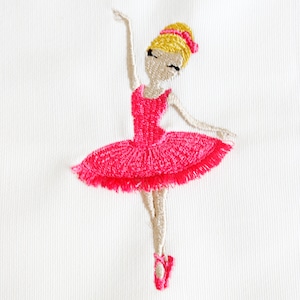 Ballerine duveteuse à franges, taille 4, motif de broderie machine à franges, fichier de motifs de broderie machine danseuse ballerine, vidéo d&#39;instructions