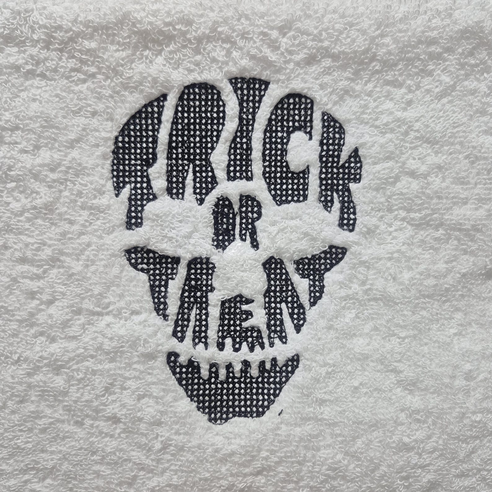 Embossed Skull Embroidery Design, 8 Sizes, Trick or Treat Machine ...