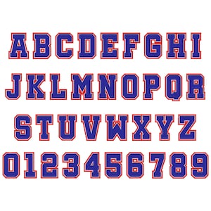 Pode incluir: Um conjunto completo de alfabeto e números em estilo universitário. As letras e os números são azuis com uma contorno vermelho, perfeitos para roupas de equipas desportivas ou artigos personalizados. A fonte é em negrito e fácil de ler.
