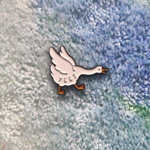 Goose with knife emaille PIN Untitled Goose Game goose with hammer banhammer construction yeet rose sunglasses honk bread YEET goose
