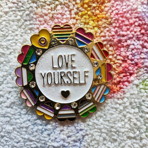 Love yourself emaille pride pin LGBTQ+ - love is love - heart pin - love to everyone - statement -