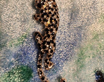 leopard broche speld - gedetailleerd - glitters - mooi - goud - zwart - cadeau - uniek