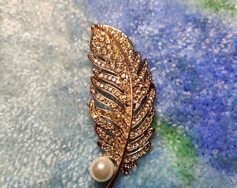 vogel veer broche speld - gedetailleerd - glitters - mooi - wit - veer - uniek - pen - parel