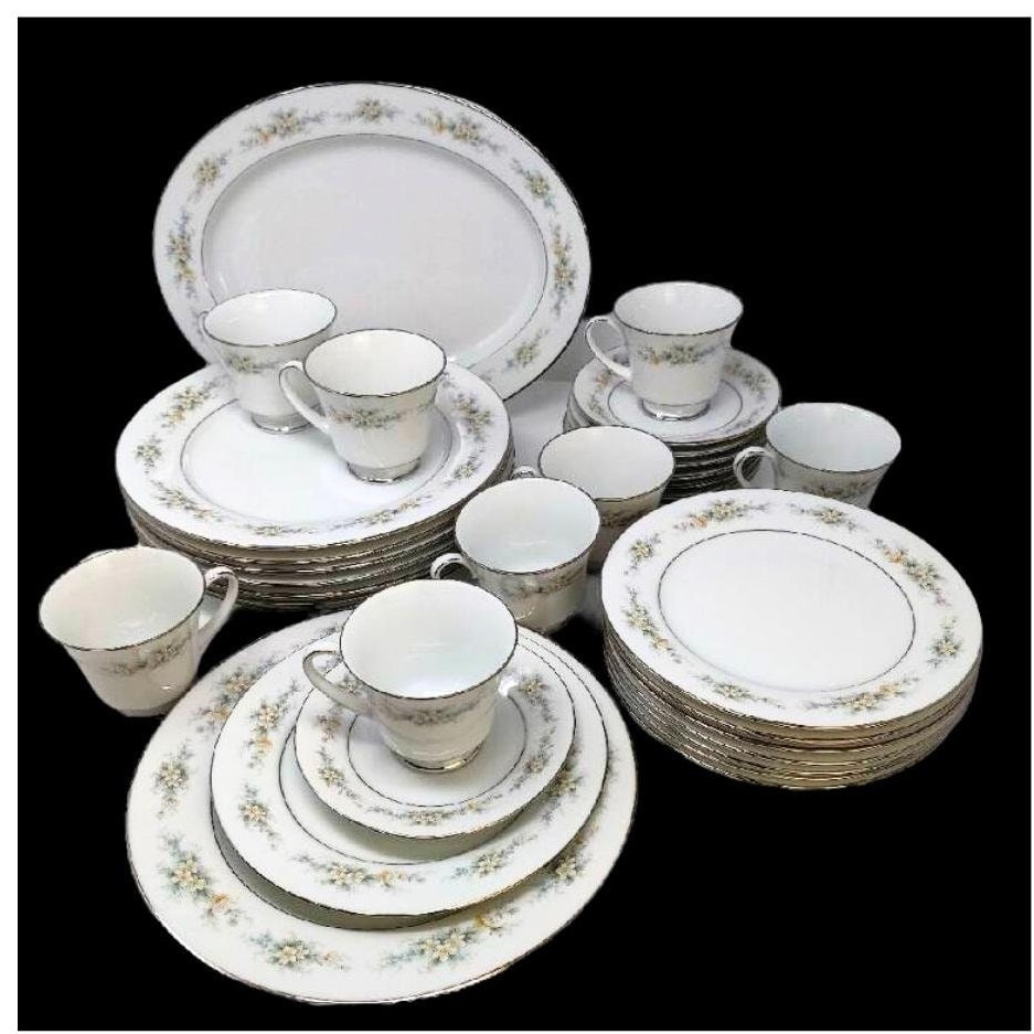 Thirty-three (33) Tableware for 8 - Noritake Melissa: Fine China