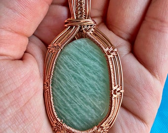 Ciondolo in cristallo di amazzonite, pietra amazzonite, segno zodiacale Vergine, Leone, Ariete o Scorpione, decorato e ricamato