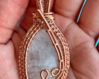 Ciondolo in cristallo di opalite / Pietra zodiacale / Ciondolo ricamato decorato / Pietra carica di amore, speranza e saggezza Reiki