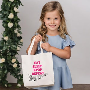 Sac fourre-tout personnalisé pour enfants Sac fourre-tout kpop avec nom personnalisé Cadeau de Noël Sac avec nom pour enfants Sac fourre-tout d'école Sac fourre-tout pour livres
