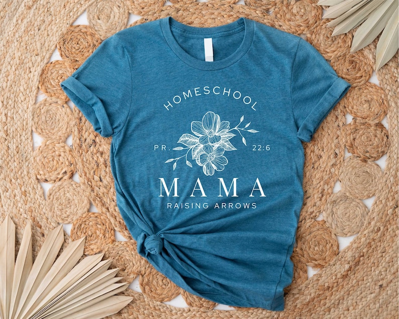 Camiseta para mamás que educan en casa, Camiseta para mamás que educan en casa, Regalo para maestras de educación en casa, Camiseta para mamás que educan en casa, Vida de educación en casa, Mamá que educa en casa, Educadores en casa imagen 1