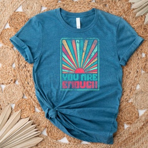 Camiseta "Eres suficiente", camiseta de pensamientos positivos, camiseta de moda, camiseta inspiradora, camiseta de salud mental, camiseta motivacional, citas positivas imagen 3