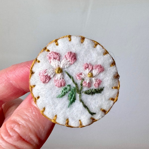 Hand Embroidered Felt Brooch Pin - Pink Blossoms