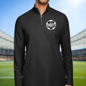 Aangepaste voetbal kwartrits voetbal met monogram, gepersonaliseerde trui, shirt voetbalteam, voetbalsweater, cadeau voetbalcoach, teamcadeau, voetbalmoeder