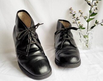 70s Black Leather Boots Hippie Lace Up Boots Vintage Black Leather Boots Boho Minimalist Boots Retro Black Boots, Size 8.5