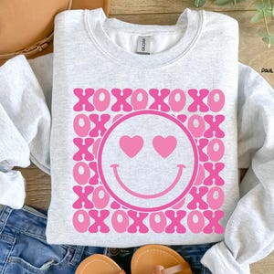Smiley Face XOXO Sweatshirt, Vintage Smiley Face Valentine Sweatshirt, Cute Smiley Face Printed Sweater, Valentine Day Gifts, Gift for Her
