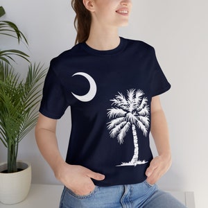 Palmetto Baum und Halbmond T-Shirt - Unisex Jersey Kurzarm T-Shirt - South Carolina Graphic Tee