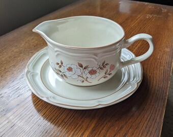 The Covington Edition Stoneware "Idlewild" Gravy Boat and Dish