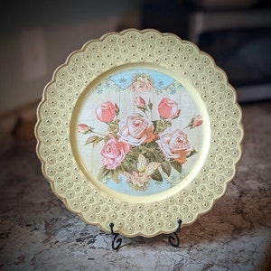 Floral Pale Pastel Soft Yellow and Gold with Soft Pink Roses Decorative Charger Plate or Tray for Display Use ~ 12-3/4 inches Wide