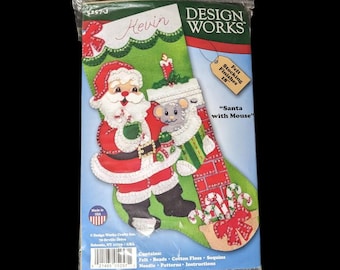 Kit di cucito artigianale con calza di feltro "Babbo Natale con topo" di Design Works con paillettes - Nuovo in confezione sigillata ~ Calza da 18"