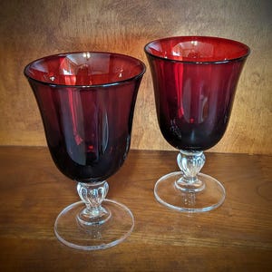 Cristal D&#39; Arques DURAND Casual Settings Ruby Red Blown Glass Water Wine Goblets ~ Set of 2 Goblets