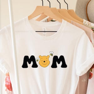 Mama Bear Shirt,Winnie the Pooh Shirt,Classic Winnie the Pooh Shirt for Birthday Party,Personalizable Winnie the Pooh Tshirt for Mothers Day