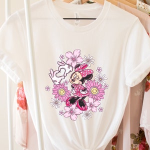 Camisa de Minnie Mouse, camisa retro de Minnie, camisa de Disney, camiseta familiar de Disney, camisa retro de Disney, camisa floral de Disney, camisa de Disneyland
