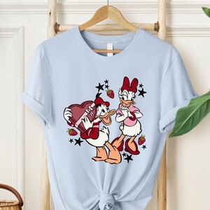 Daisy & Donald Shirt, Disney Valentine Shirt, Daisy Donald Valentinstag Geschenk, Valentines Shirt, Daisy Donald Paar TShirt, Valentine Tee