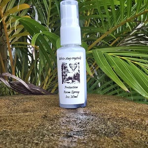 Protection Spray for Spiritual Shielding — Handcrafted Xmas Gift for Aura & Home