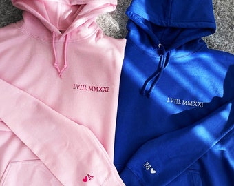 Sudadera con capucha de aniversario bordada personalizada, sudadera con capucha de pareja con fecha de números romanos, regalo de San Valentín, regalos para ella para él